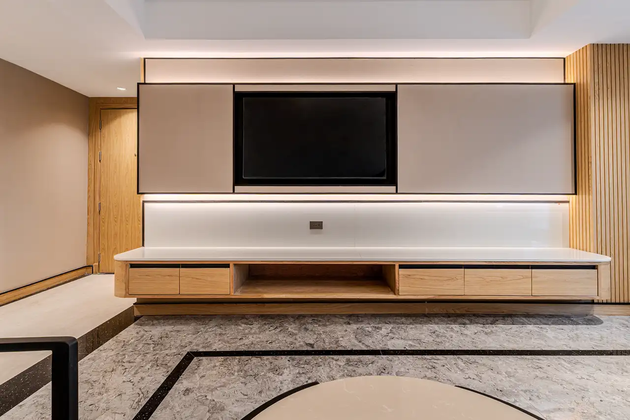 One-Bedroom Premier Corner Suite