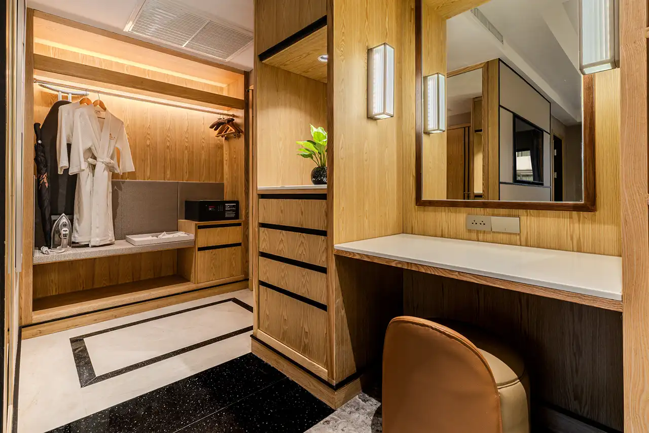 Grand Family Connecting Suite