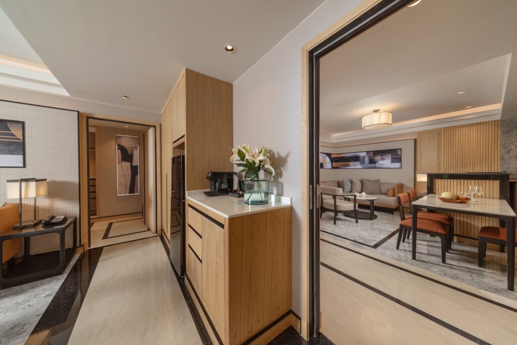 Grand Family Connecting Suite